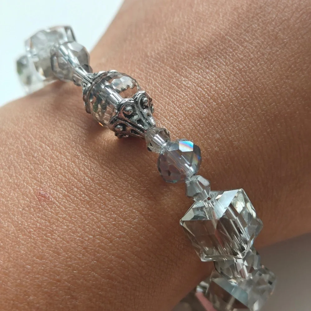 Clear Faceted Square Glass Bead Stretch Bracelet Silver Filigree Accents 6in
